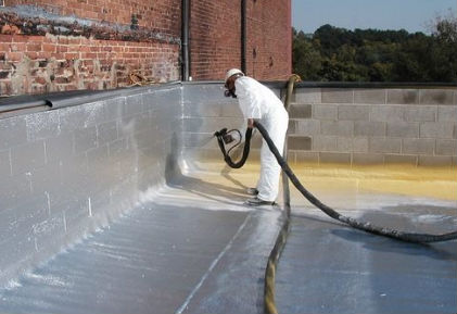 能涂裝聚脲防水噴涂施工技術指導(圖1) 房頂墻壁防水聚脲噴涂施工中