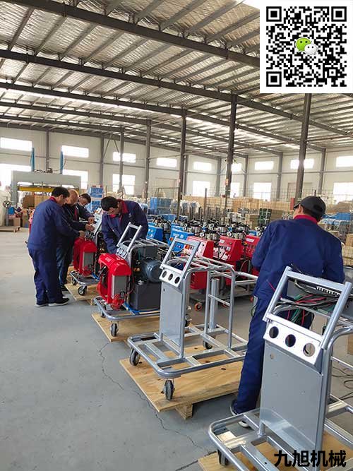 聚脲噴涂機用什么清洗(圖1) 濟南九旭H系列聚脲噴涂機組裝中心
