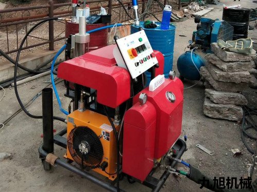 噴聚脲機(jī)器大壩防腐防水施工案例