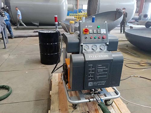 H5600小型聚脲噴涂機罐體防腐案例