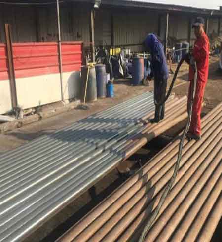 噴鑄鐵管內壁聚脲材料什么機器好